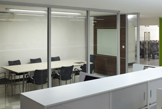 高隔斷型材優(yōu)質(zhì)供應(yīng)商，量身打造滿(mǎn)意服務(wù)品質(zhì)