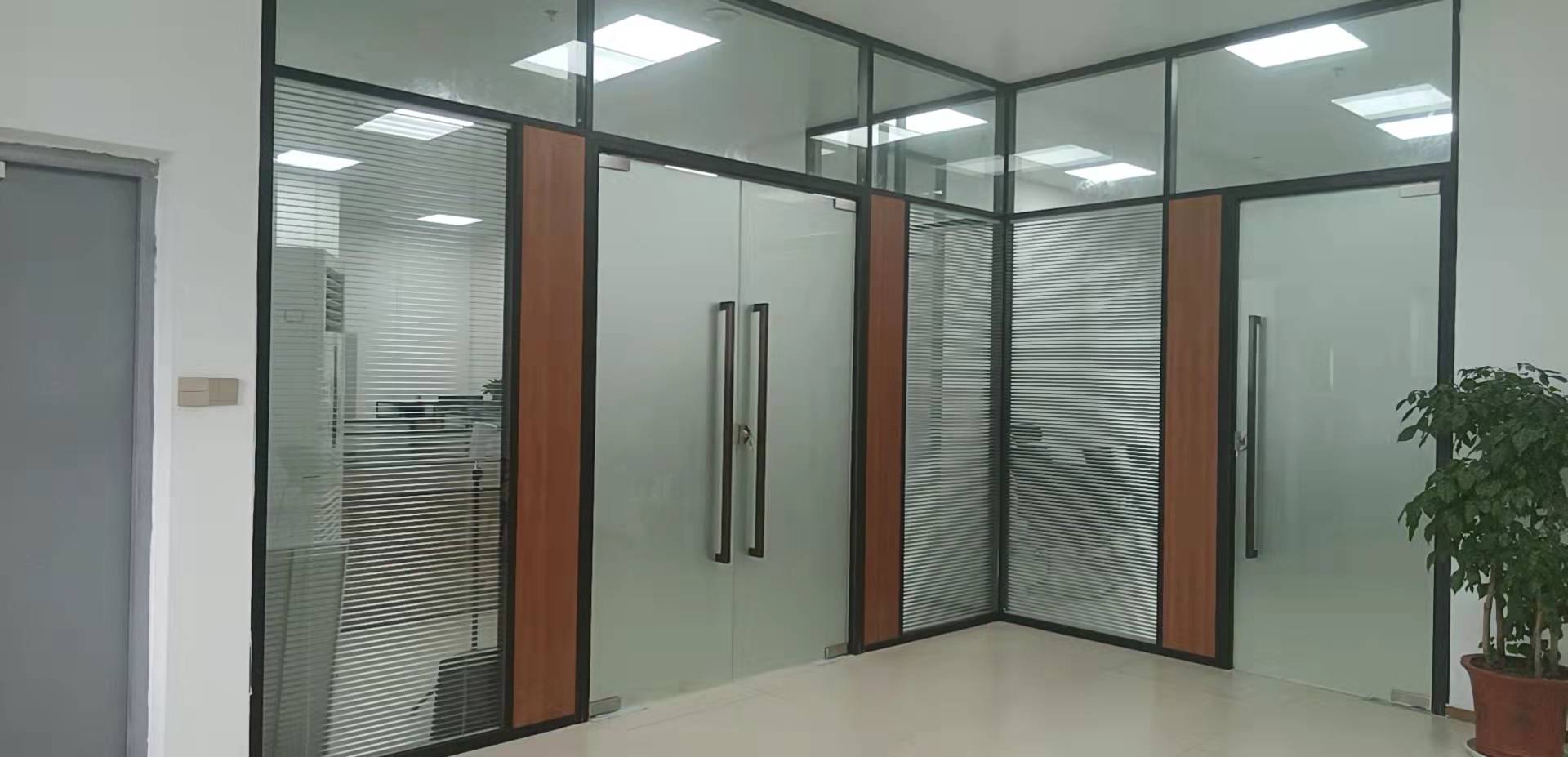 雙玻璃百葉隔斷為什么受歡迎？原因都在這里